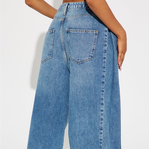 Getting Along Wide Leg Jeans - Medium Wash,never worn without tags. - Picture 6 of 9